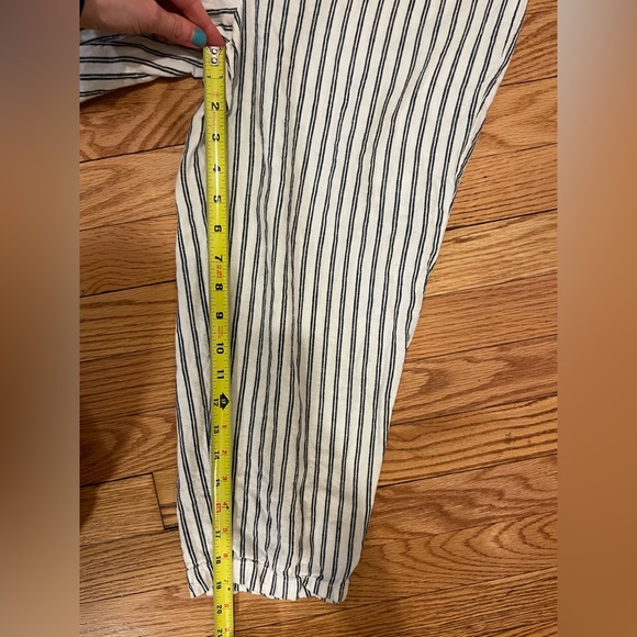 Forever 21 Size Small Vertical Stripe Loose Cropped Pant - Picture 6 of 6